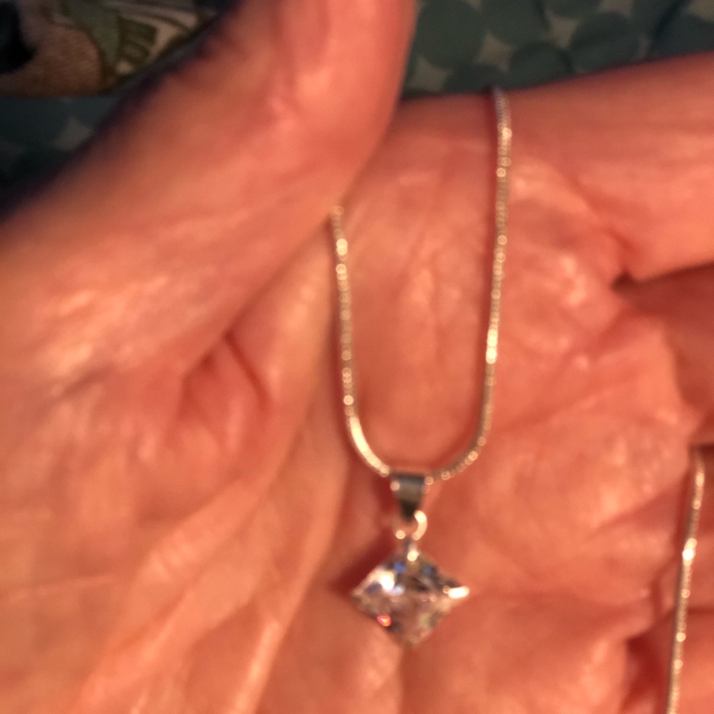 Nwt Beautiful Diamond Shaped Diamond Simulant